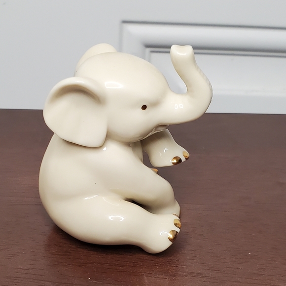 Ceramic Elephant - Picture 3 of 6